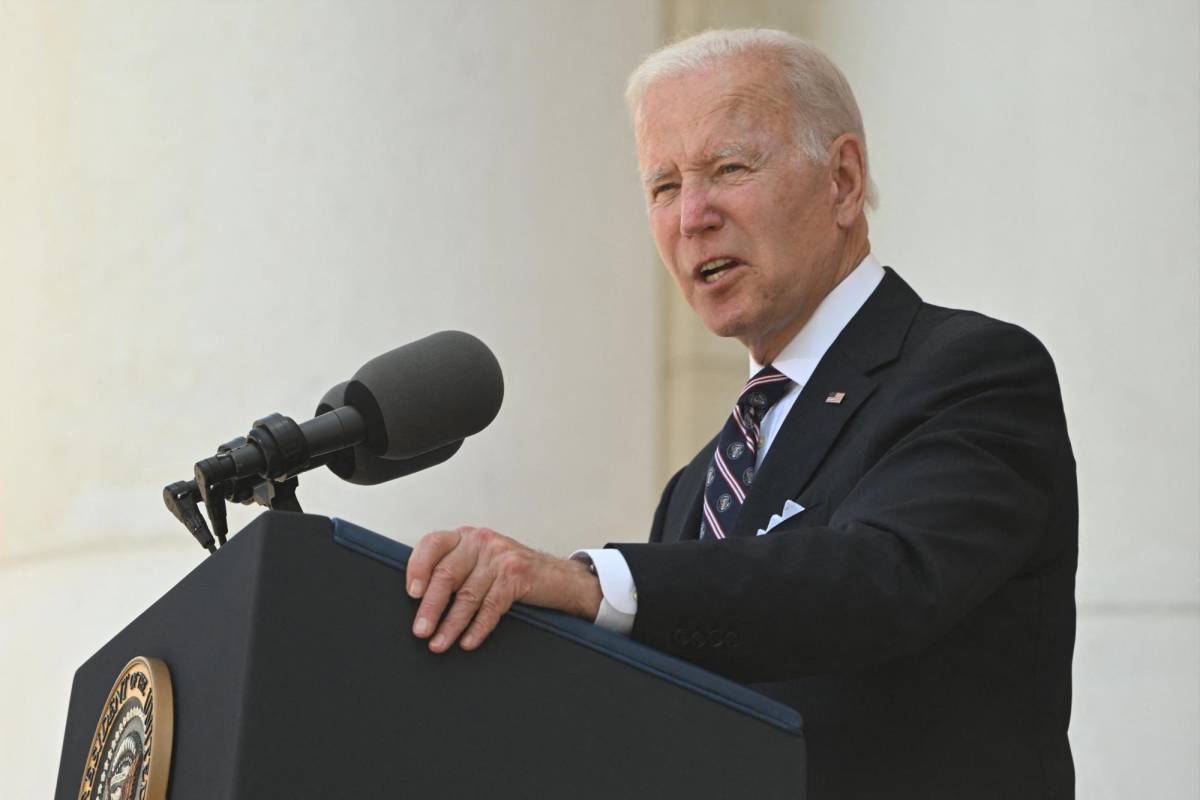 Biden se reunirá con legisladores para tratar el control de armas tras masacre escolar