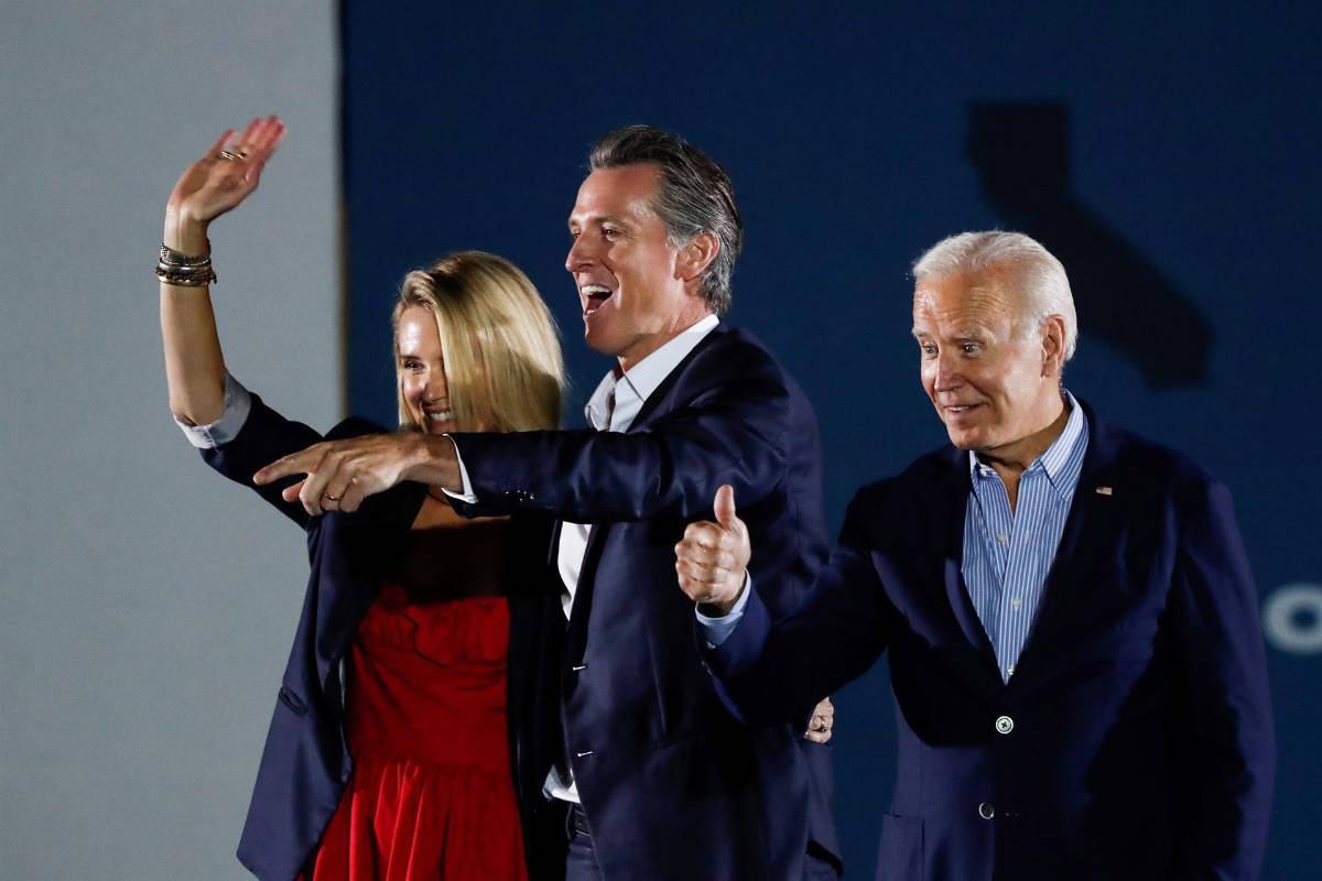 El gobernador de California arriesga su mandato en un referendo