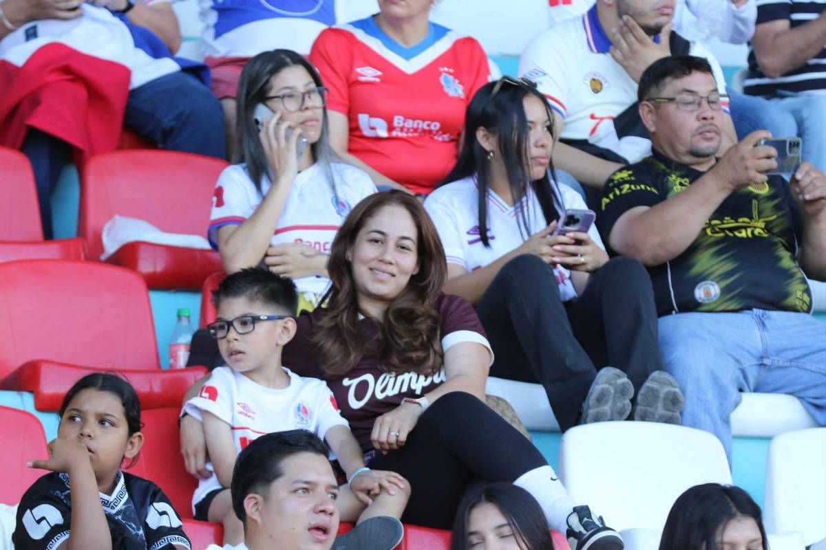 Venezolana cautiva, modelo enamora y las bellezas del Olimpia-Real España