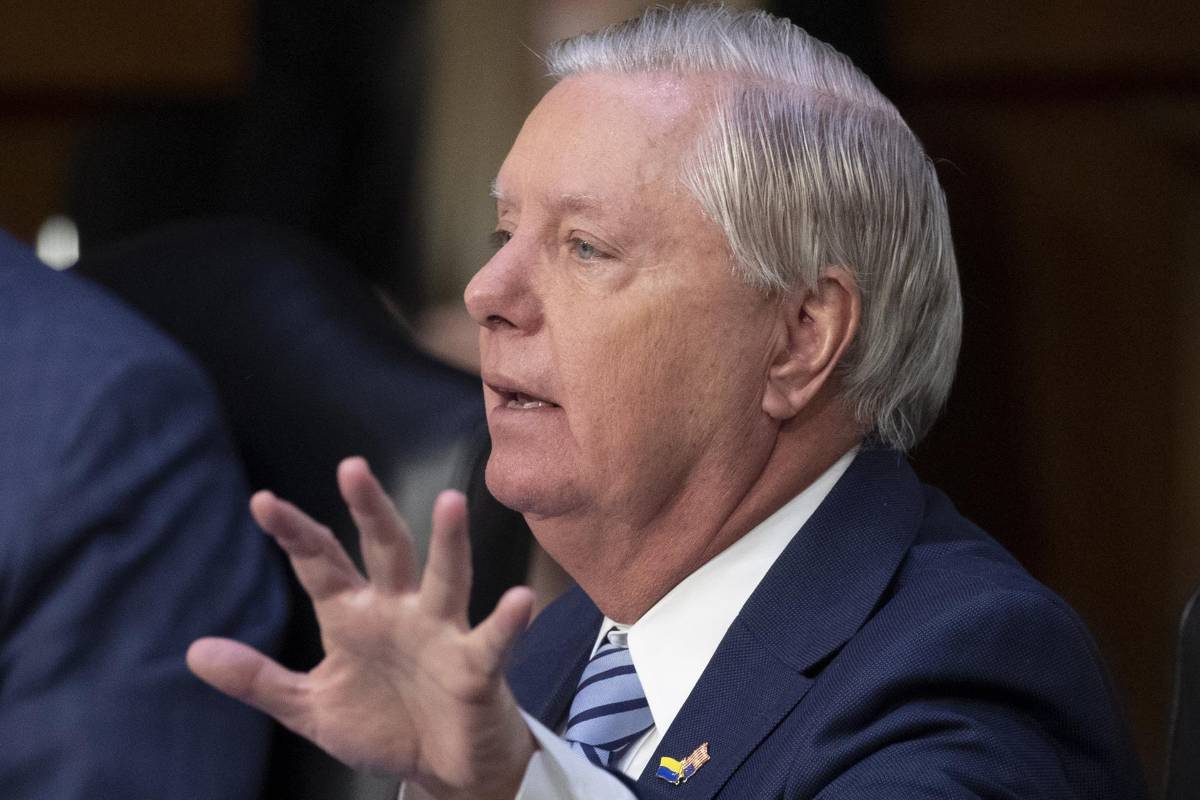 Juez frena que un senador declare sobre intento de invalidar elecciones en EEUU