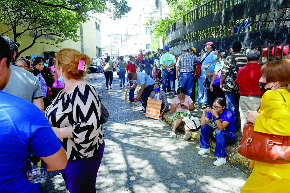 No le encuentran solución a la crisis por citas médicas en el IHSS