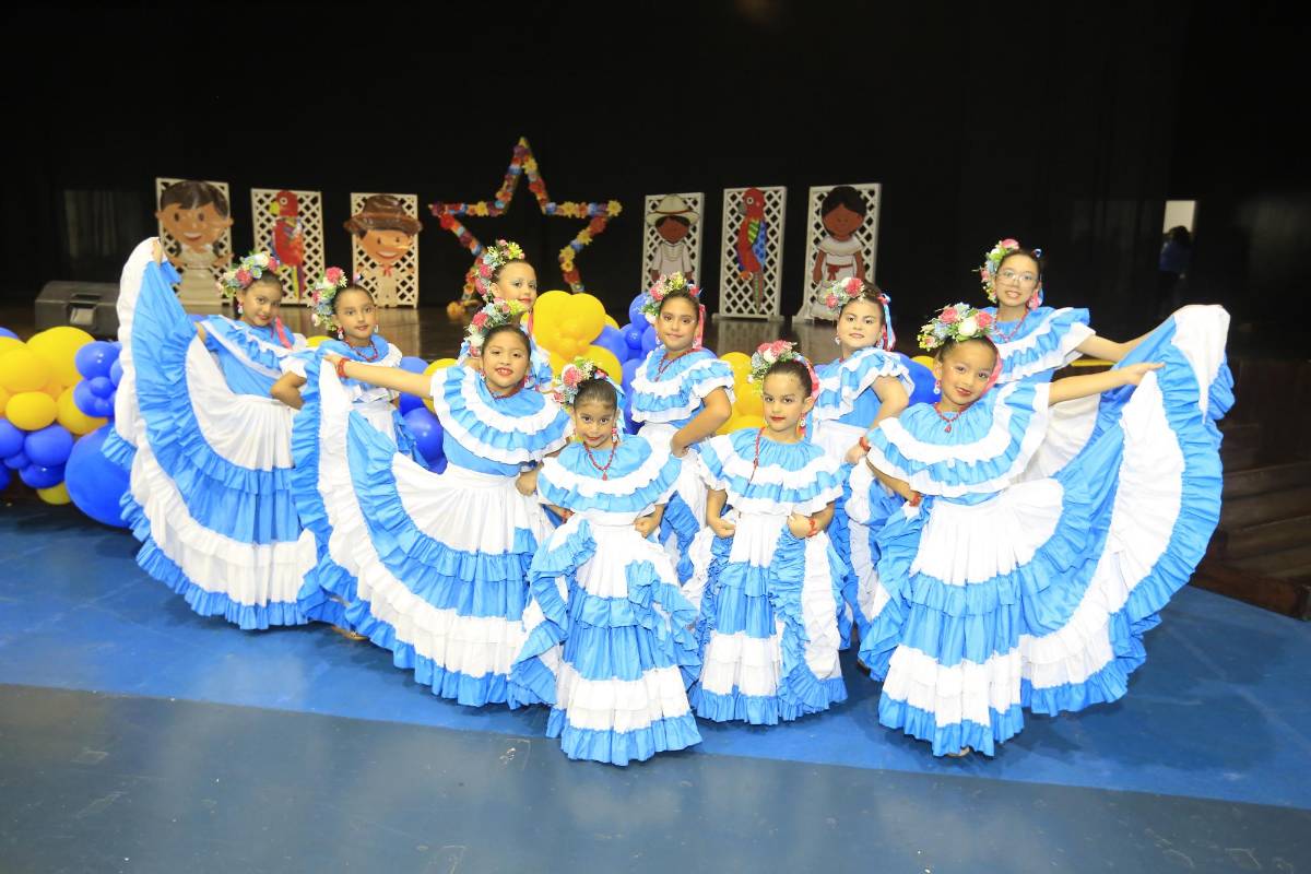 EIS celebra la cuarta edición del Encuentro Cultural de Danzas