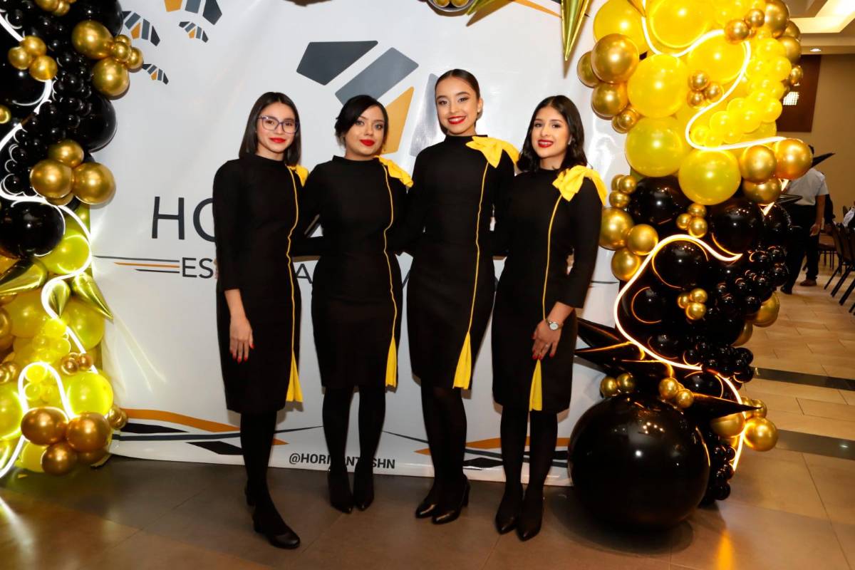 Tripulantes de cabina se gradúan en San Pedro Sula