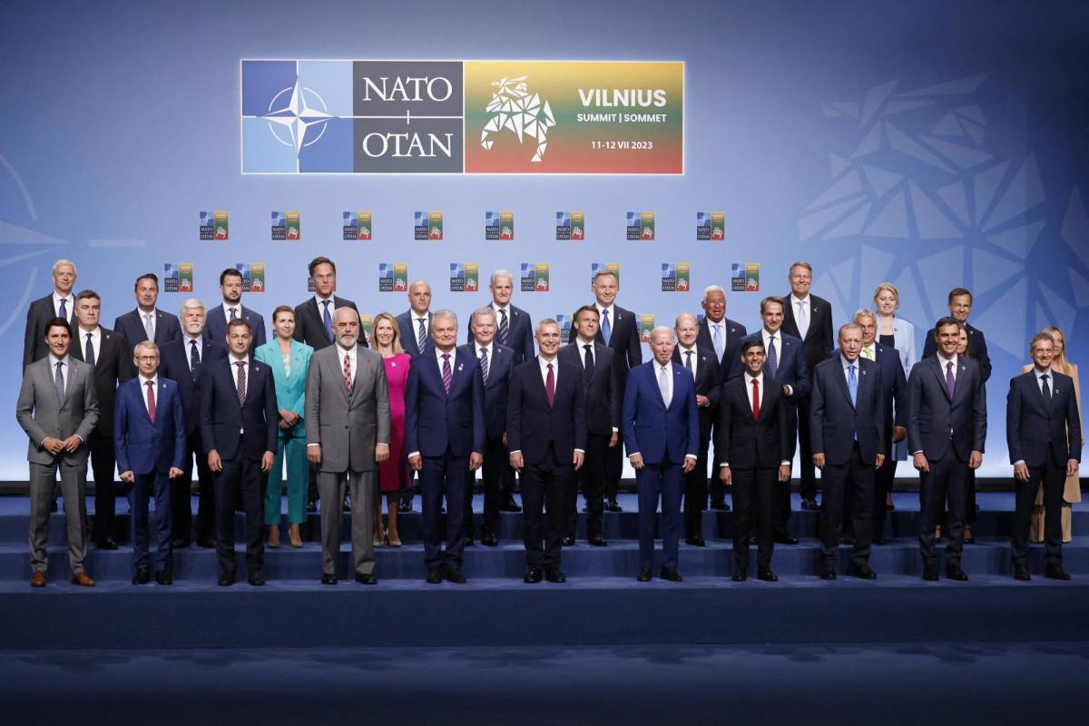 La OTAN invitará a Ucrania a convertirse en miembro cuando “cumpla las condiciones”