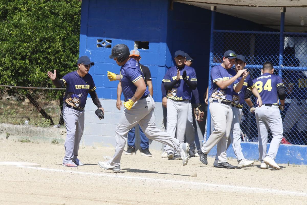 Rebeldes, campeón de la Liga de Sóftbol Óscar Saybe tras barrer a Tigres