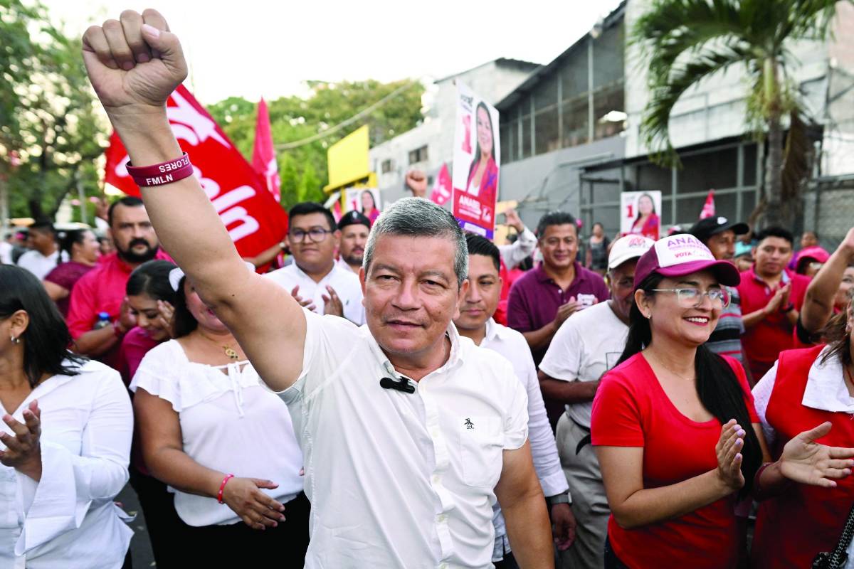 Cinco candidatos de oposición compiten: Manuel Flores (FMLN), Joel Sánchez (Arena), José Renderos (Fuerza Solidaria), Luis Parada (Nuestro Tiempo) y Marina Murillo (Fraternidad Patriota Salvadoreña).