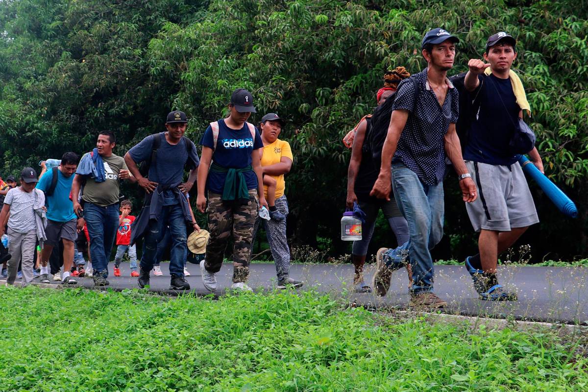 Joe Biden le pone límites al asilo y cierra frontera a migrantes
