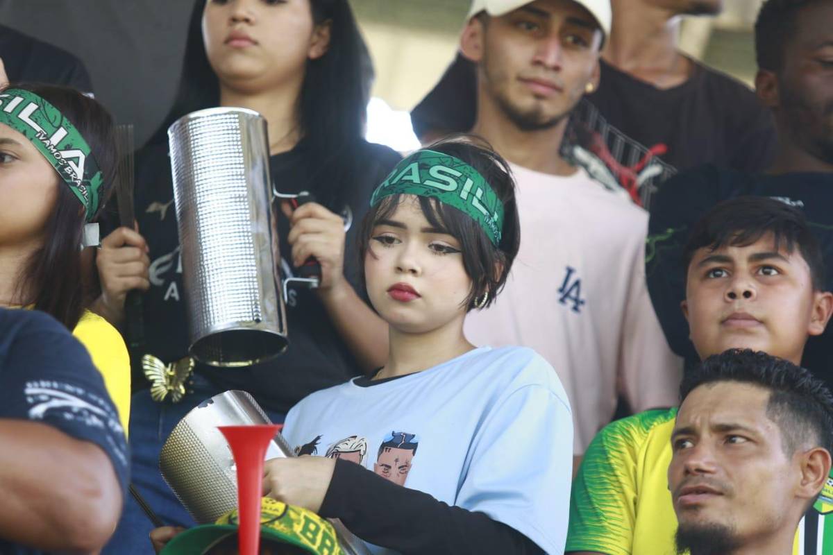 Hondupino campeón, tristeza del Brasilia y jugador fue retirado en ambulancia