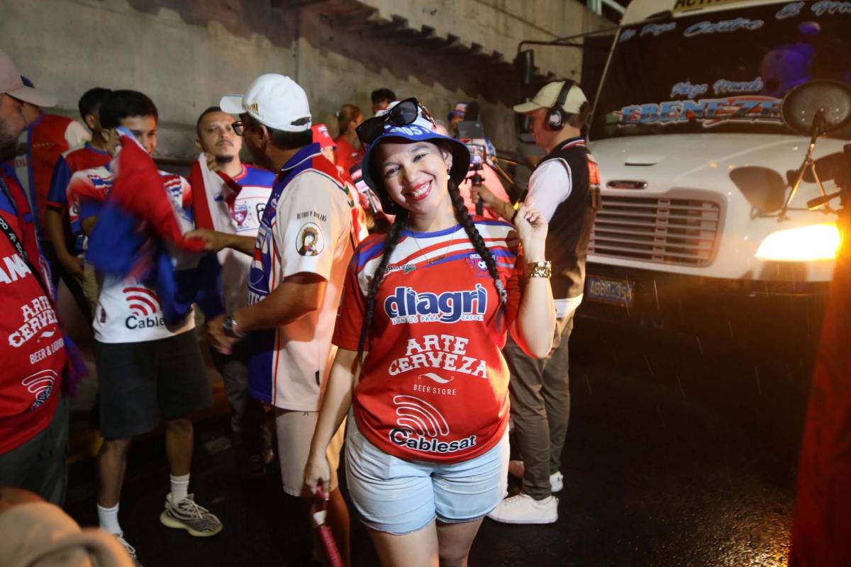 Olimpia vs Firpo: enfado de Spiderman, la pareja de la Ultra y quién es la colocha