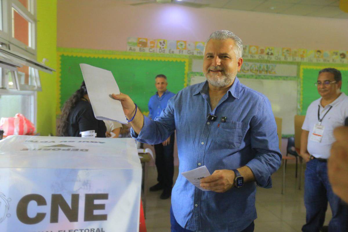 Legionarios revelan a su favorito y bellas periodistas ejercieron el sufragio