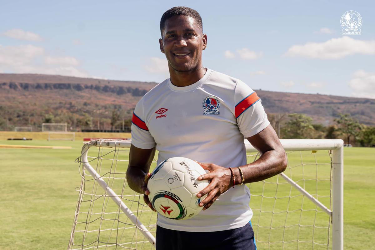 Brayan Beckeles no es más jugador del Olimpia.