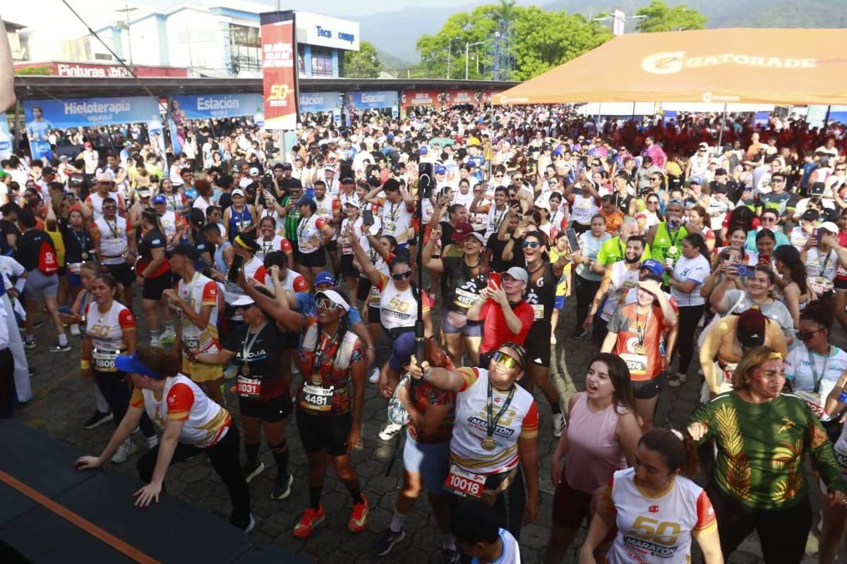¡No todo fue correr! Música y baile animaron la Media Maratón