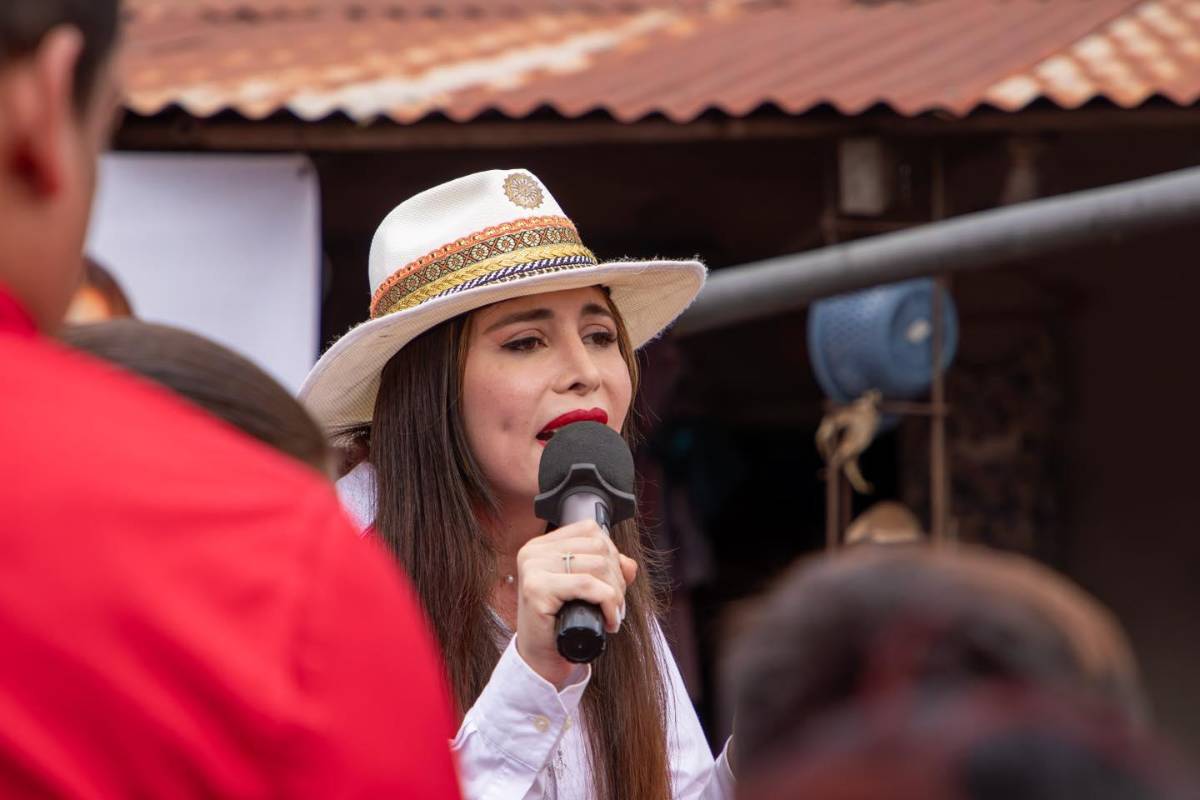 De vaca intelectual a vaca de garra: Iroshka arremete contra el ministro Ricardo Salgado