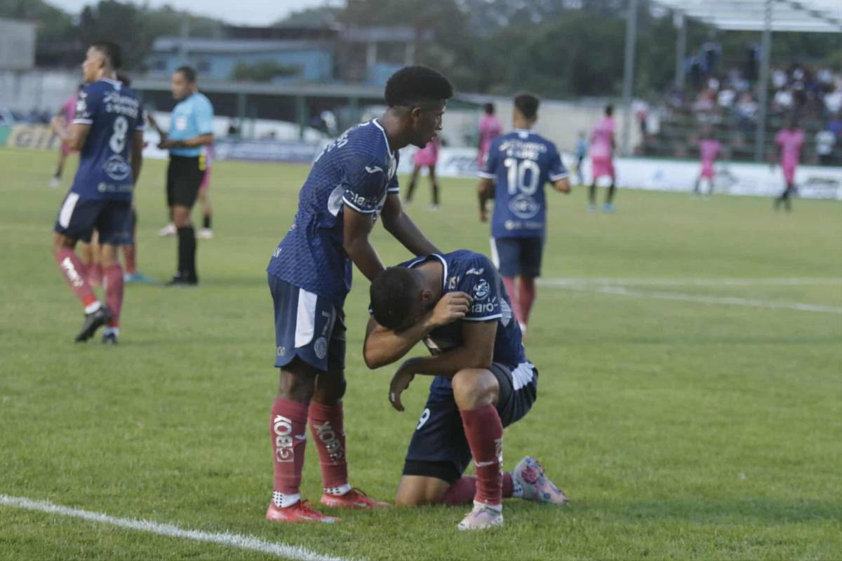 Motagua festeja, show de 'Firulais', jugador llora y Mathías falló en Choloma