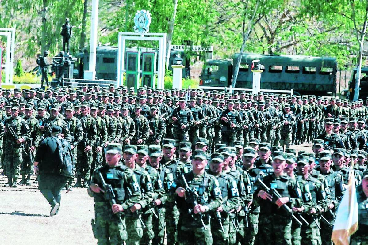 El desplazamiento se dio desde el Campo Parada Marte en Tegucigalpa. Los titulares de Defensa y Fuerzas Armadas estuvieron al frente del evento.