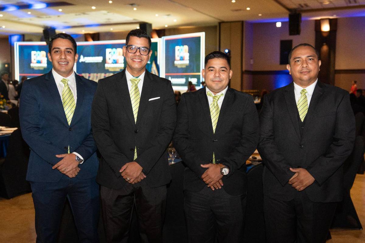 Los selectos invitados en la entrega del Sello FUNDAHRSE 2025