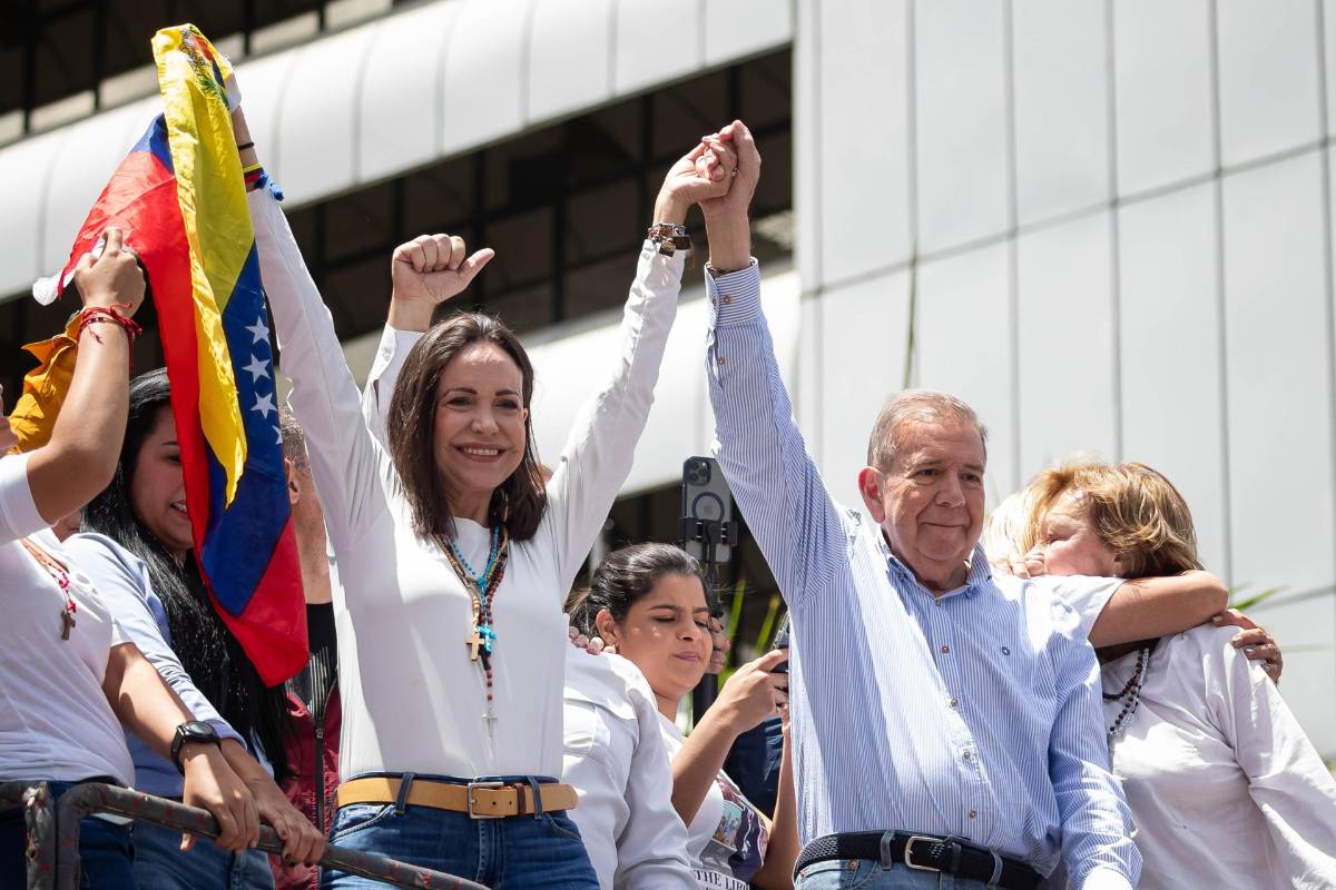 Presidente del Parlamento pide cárcel para Edmundo González y María Corina Machado