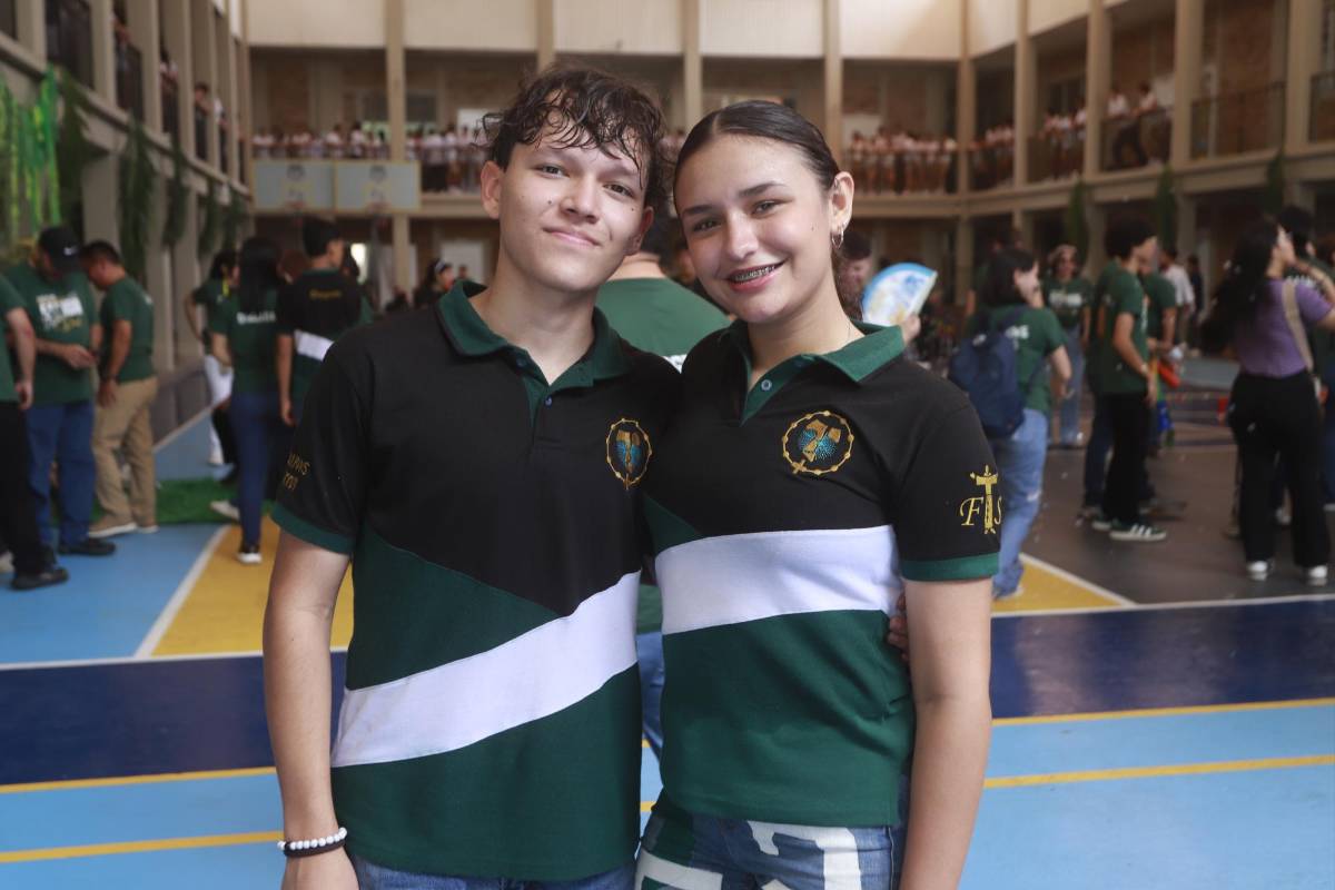 FOTOS: Seniors 2026 de la Franciscan School celebran su entrada triunfal