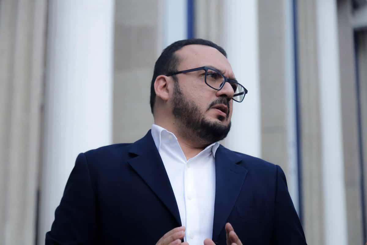 ¿Por qué destituyeron a exesposo de Cossette López de Comunicaciones? Esto se sabe