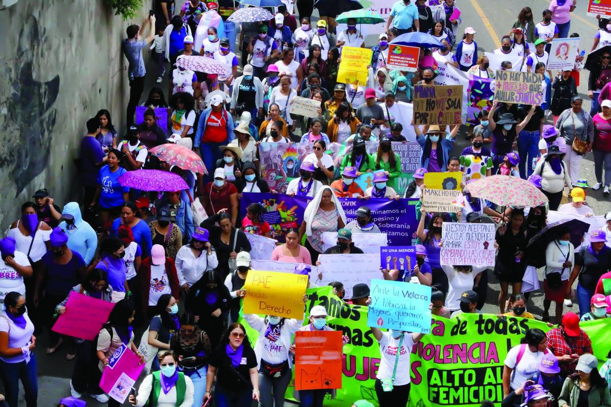 En Tegucigalpa, así como otras ciudades del país, hubo marchas para protestar en contra de los feminicidios.