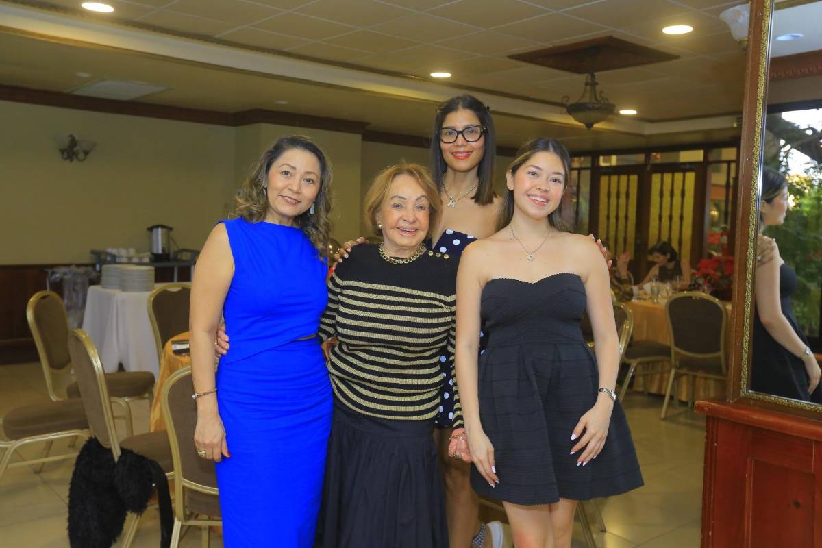 Club Internacional de Mujeres celebra su té navideño 2025