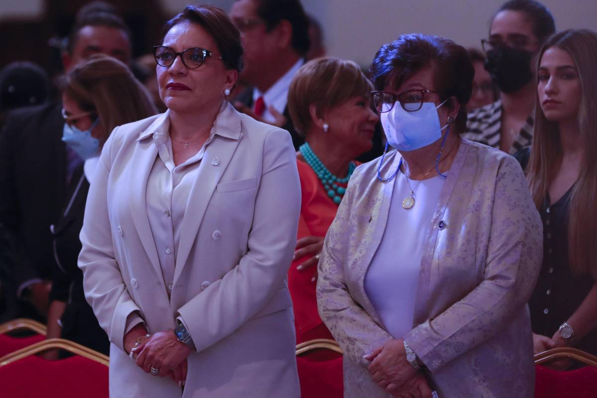 La presidenta de Honduras, Xiomara Castro participa en los actos conmemorativos de los 276 aniversario del hallazgo de la Virgen de Suyapa, hoy en Tegucigalpa (Honduras).