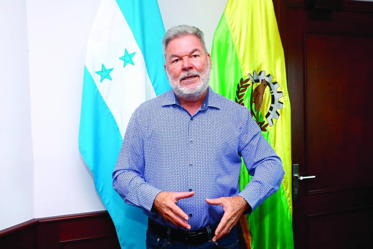 Orden y trabajo, las claves en la vida de don Napoleón Larach