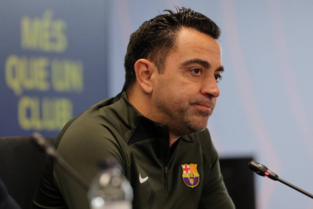 Xavi le pidió a futbolista que siga y sorprende con futuro de Vitor Roque