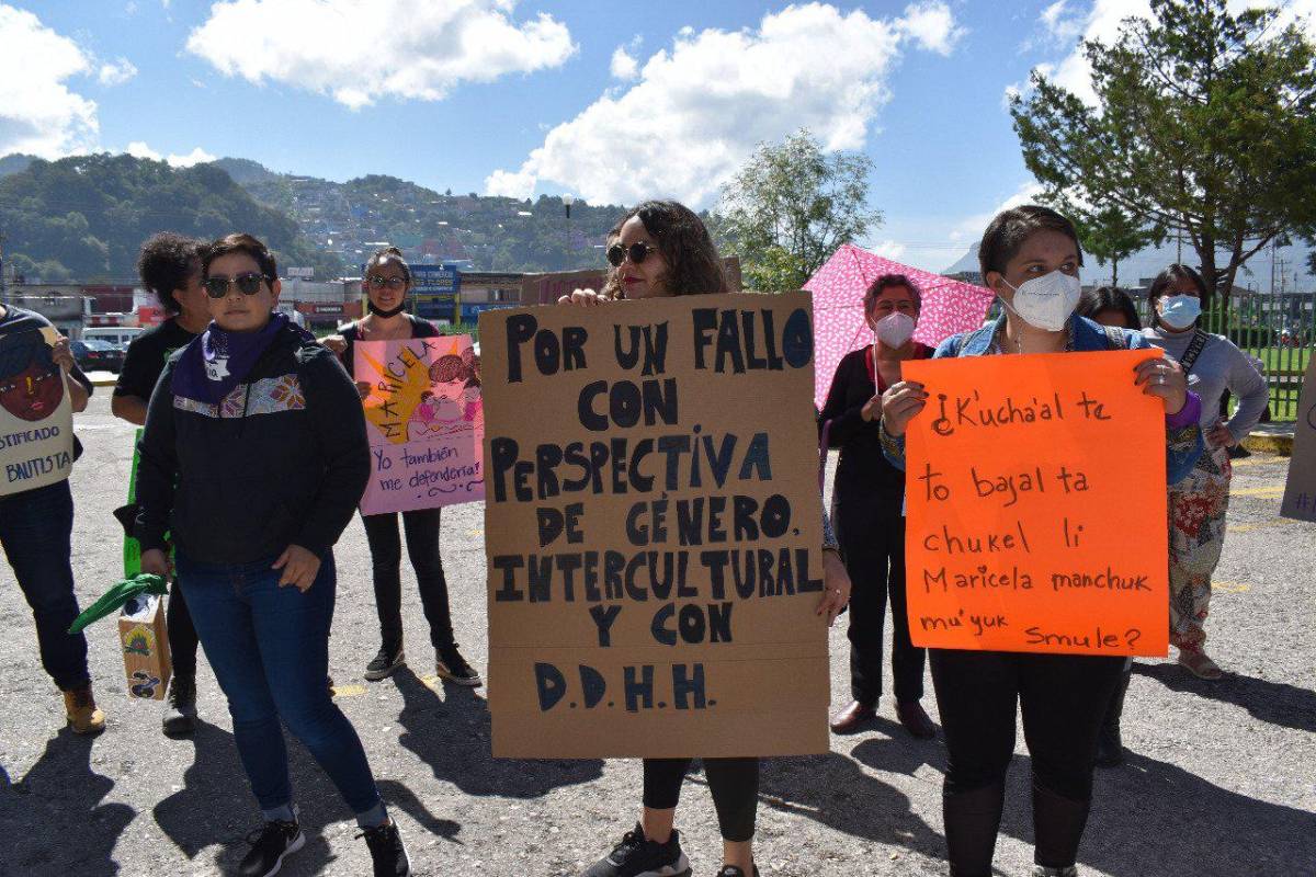 Familiares piden libertad para mujer que mató a su agresor en México