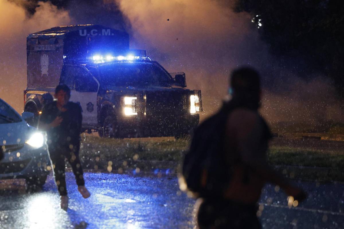 Masivas protestas y bloqueos en Panamá contra reformas de Mulino