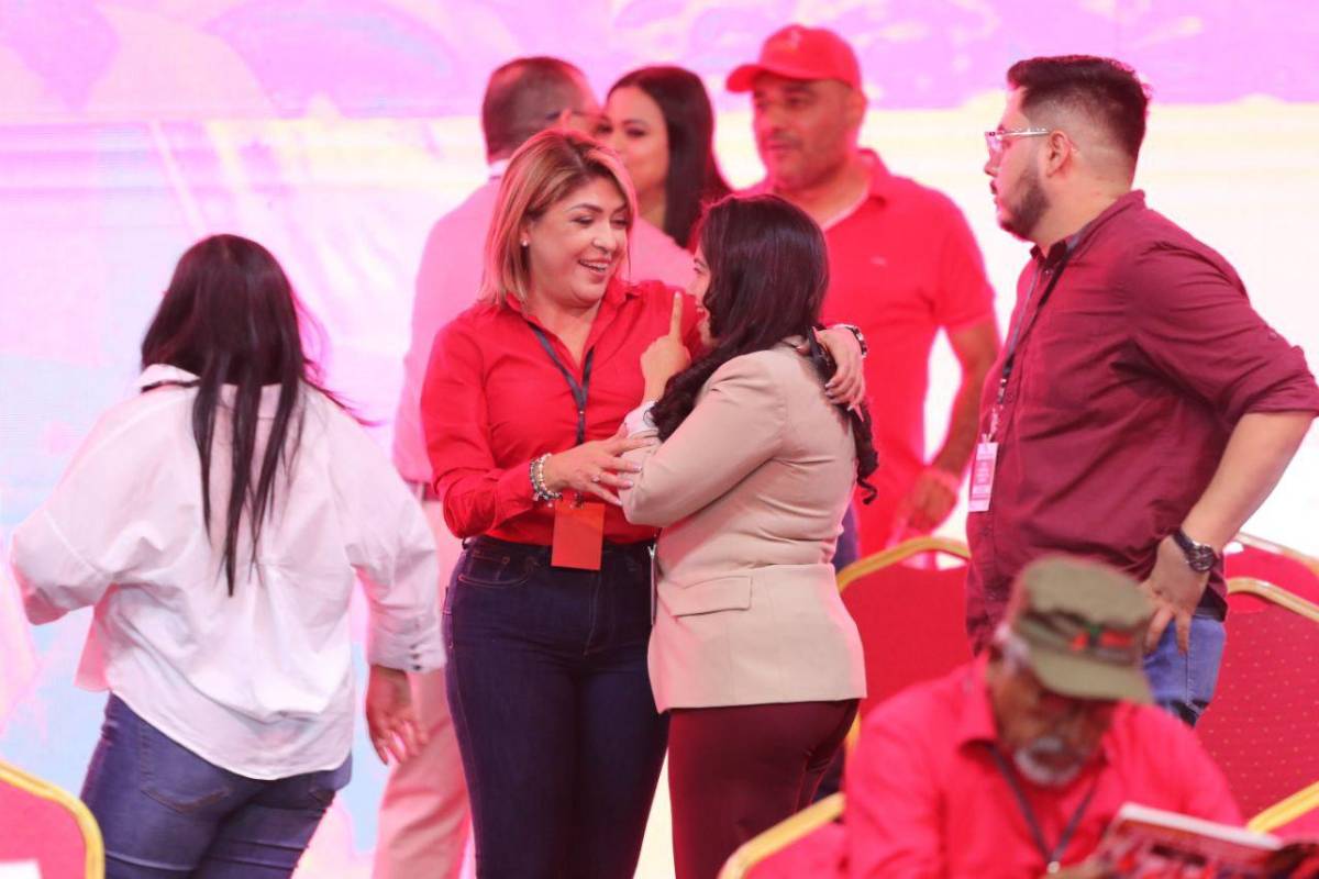 Reapariciones y respaldo a Rixi: las imágenes que dejó la asamblea de Libre en Tegucigalpa