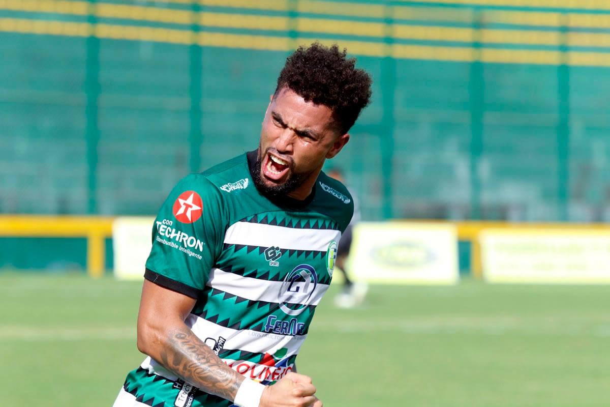 El Juticalpa se llevó un triunfazo del estadio del Parrillas One.