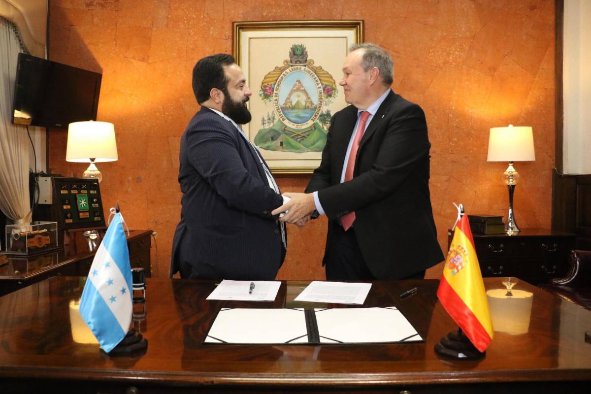 ¿Quién es Roberto Viciano, el cerebro de Hugo Chávez que se reunió con el gobierno?