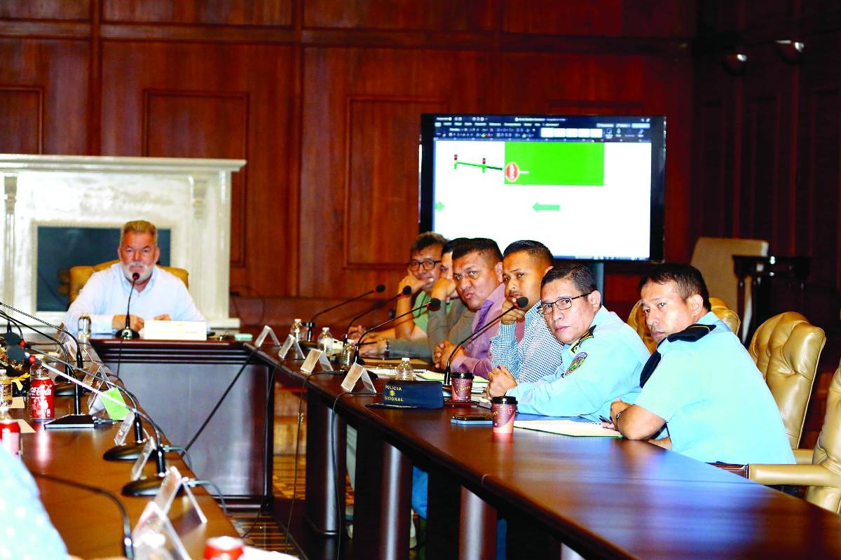 Encuentro entre dirigentes y autoridades terminó intempestivamente y sin acuerdos.