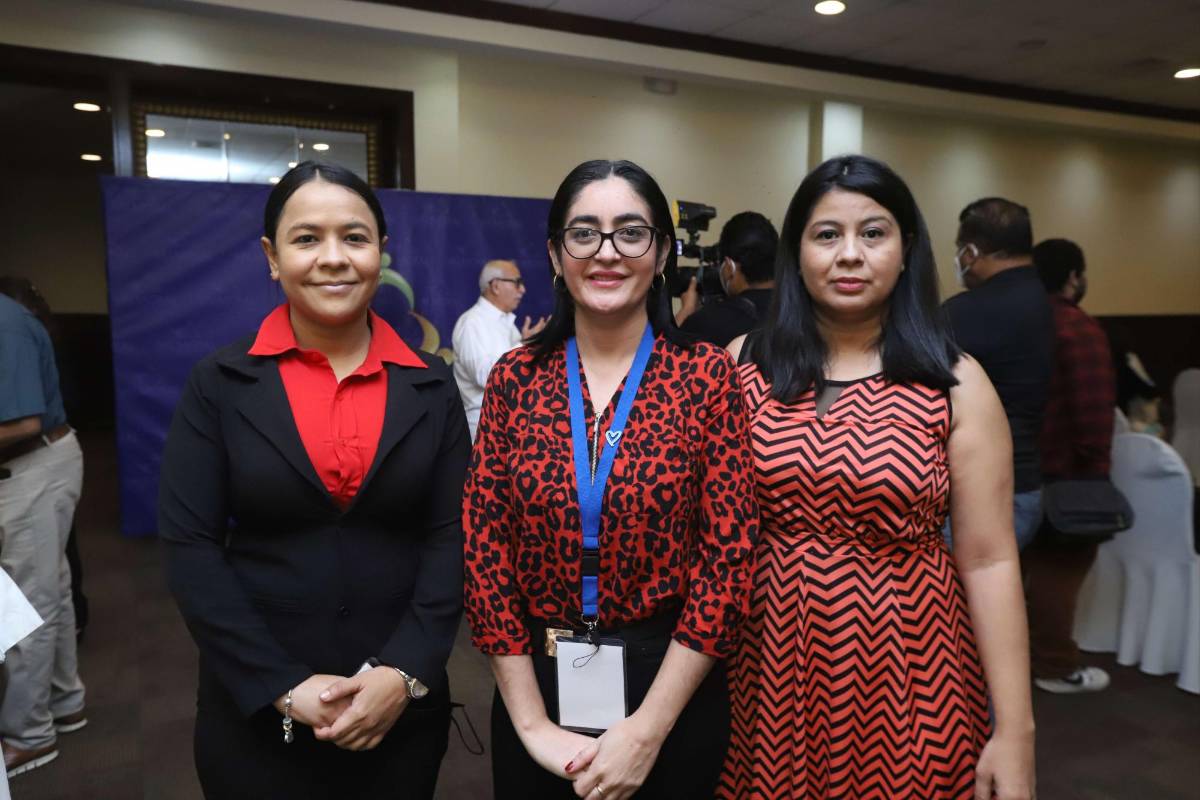 Valmoral firma acuerdo con la Secretaría de Educación