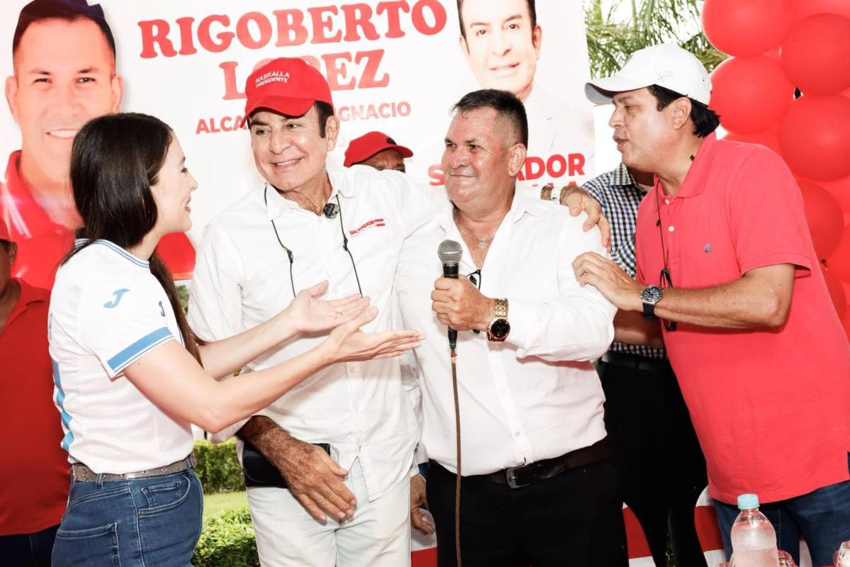 Héctor Zelaya llama señor de los shortcitos a Salvador Nasralla