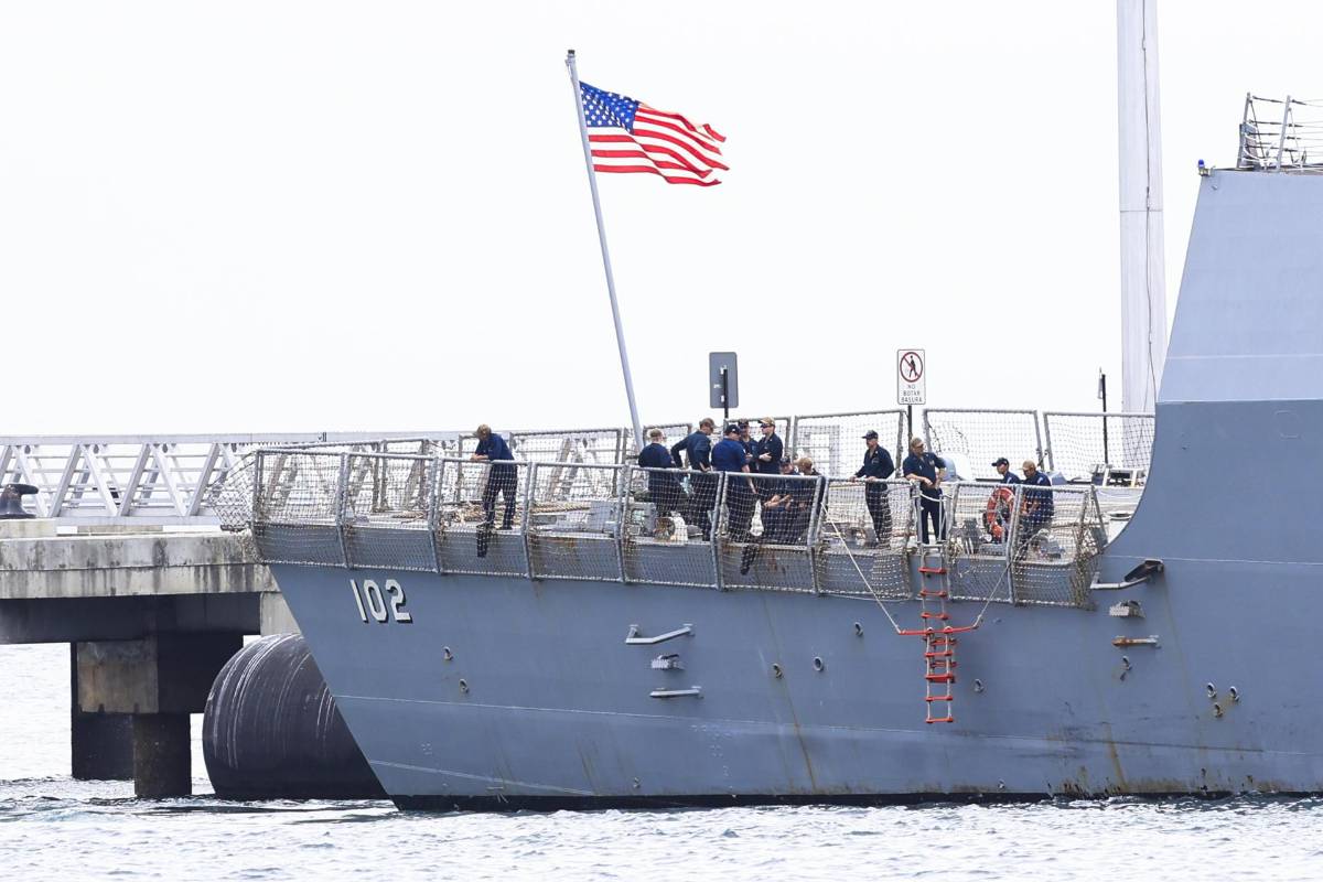 Buque destructor lanzamisiles de EEUU llega a Panamá