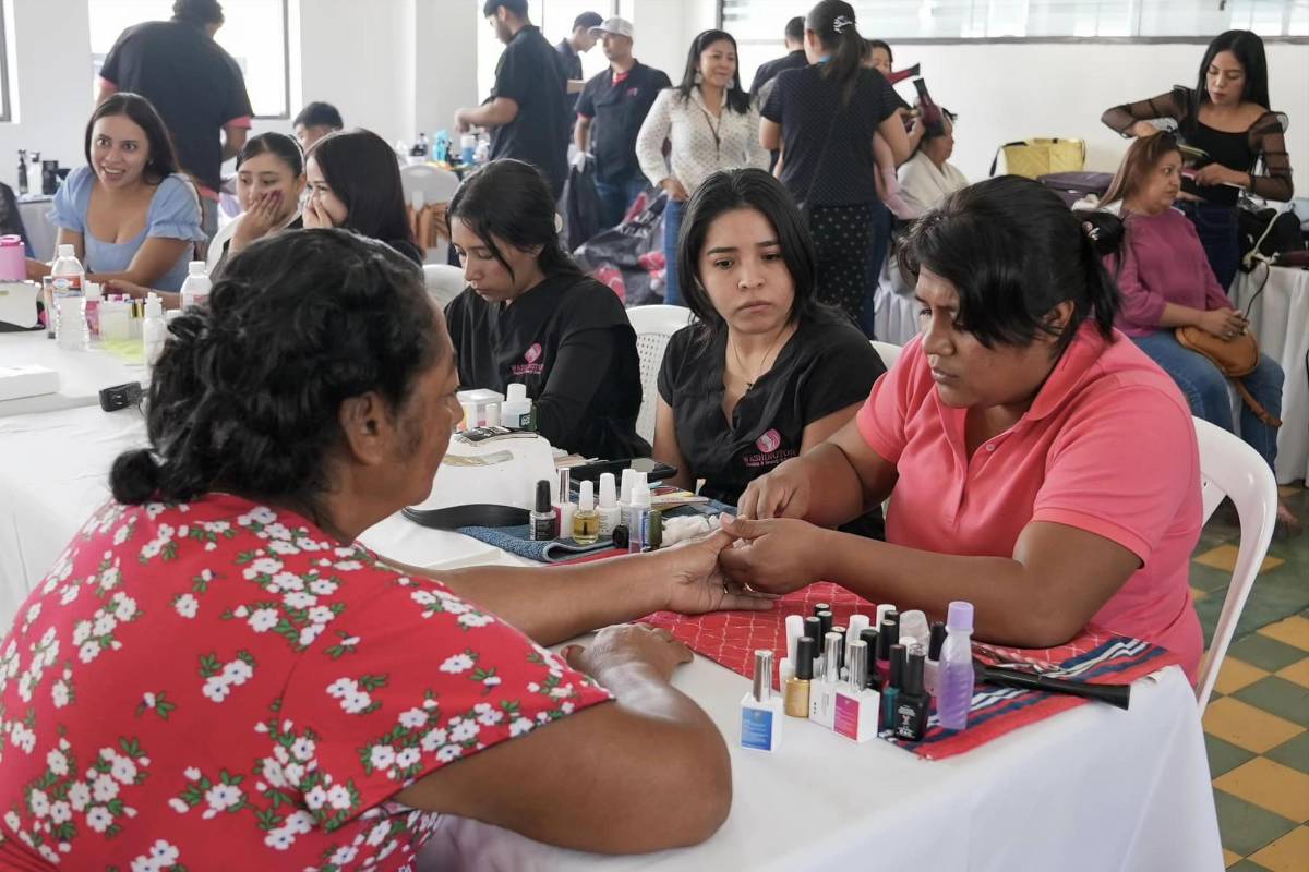 “Me siento como una princesa”, parejas se preparan para las Bodas de Caná