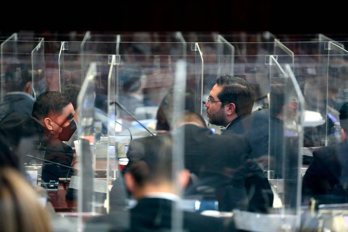 Presentan proyectos para derogar la Ley de Secretos