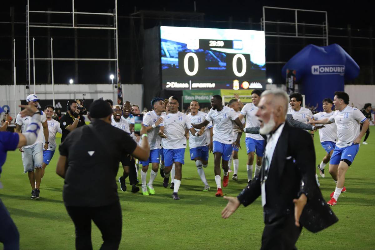 Así celebró Supremo su primer gol con Milagro Flores en el estadio Morazán