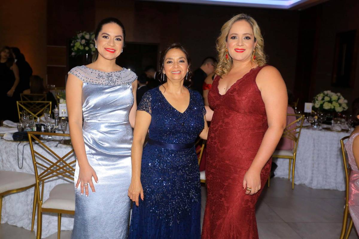 Algarabía por la inolvidable unión nupcial Pineda-López