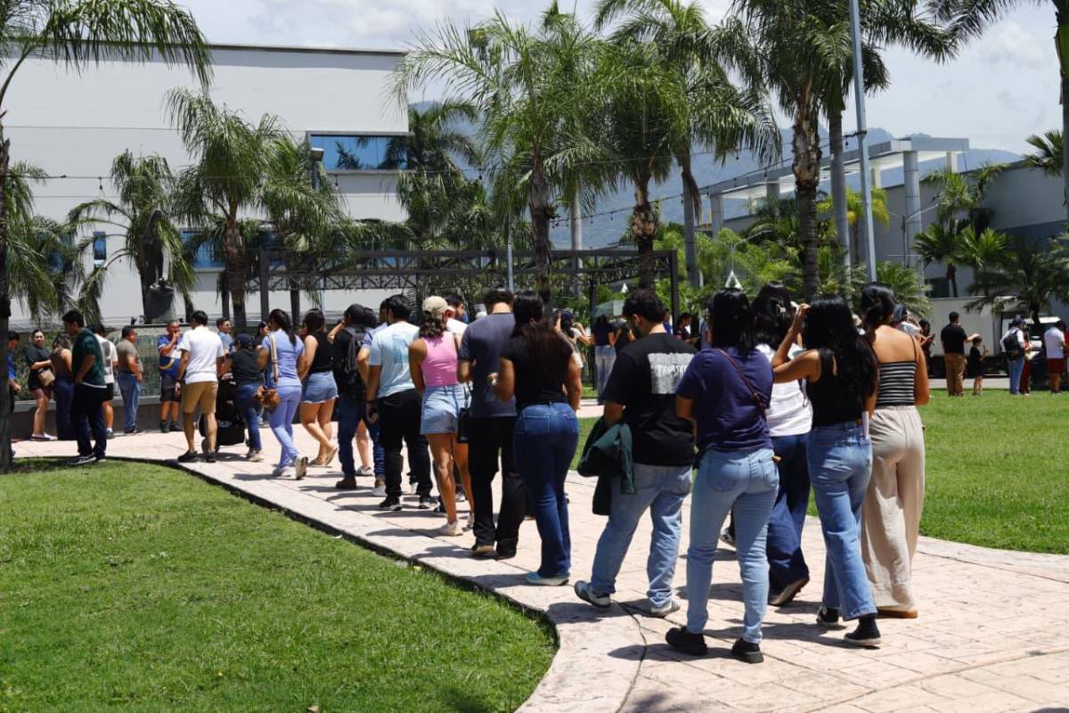 Fervor y sorpresas marcan la entrega de kits para Maratón La Prensa