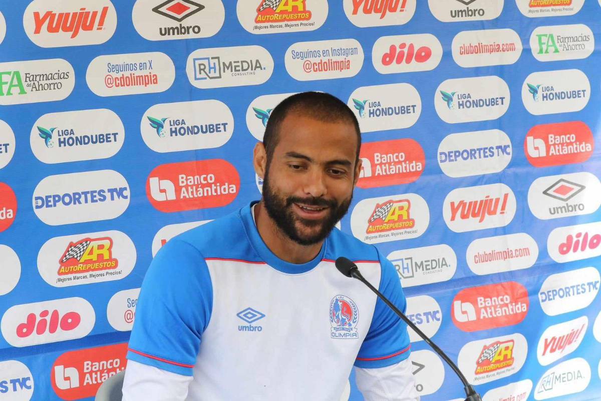 Menjívar responde a críticas a Olimpia y, ¿han hablado con Troglio sobre su futuro?