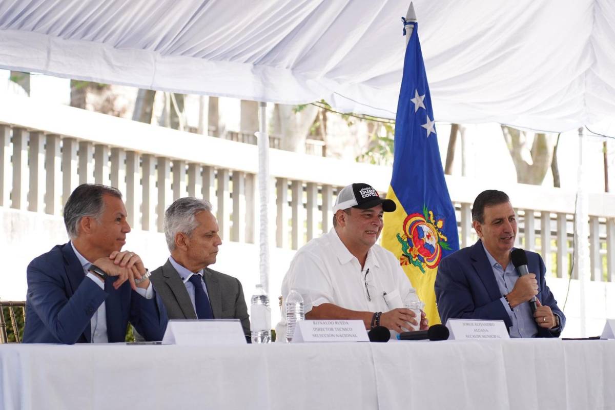 De izquierda a derecha: José Ernesto Mejía, Reinaldo Rueda, Jorge Aldana y Jorge Salomón.