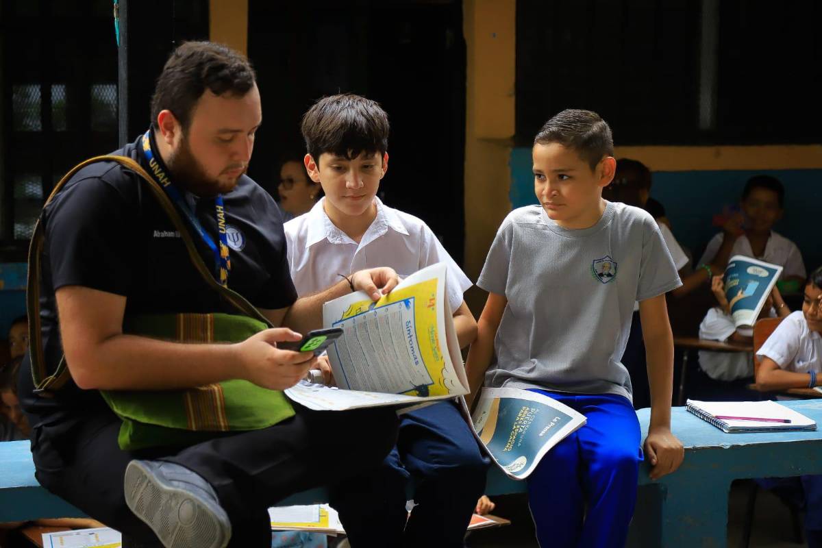 Alumnos de escuela Cabañas aprendieron con fascículos de Mente Sana