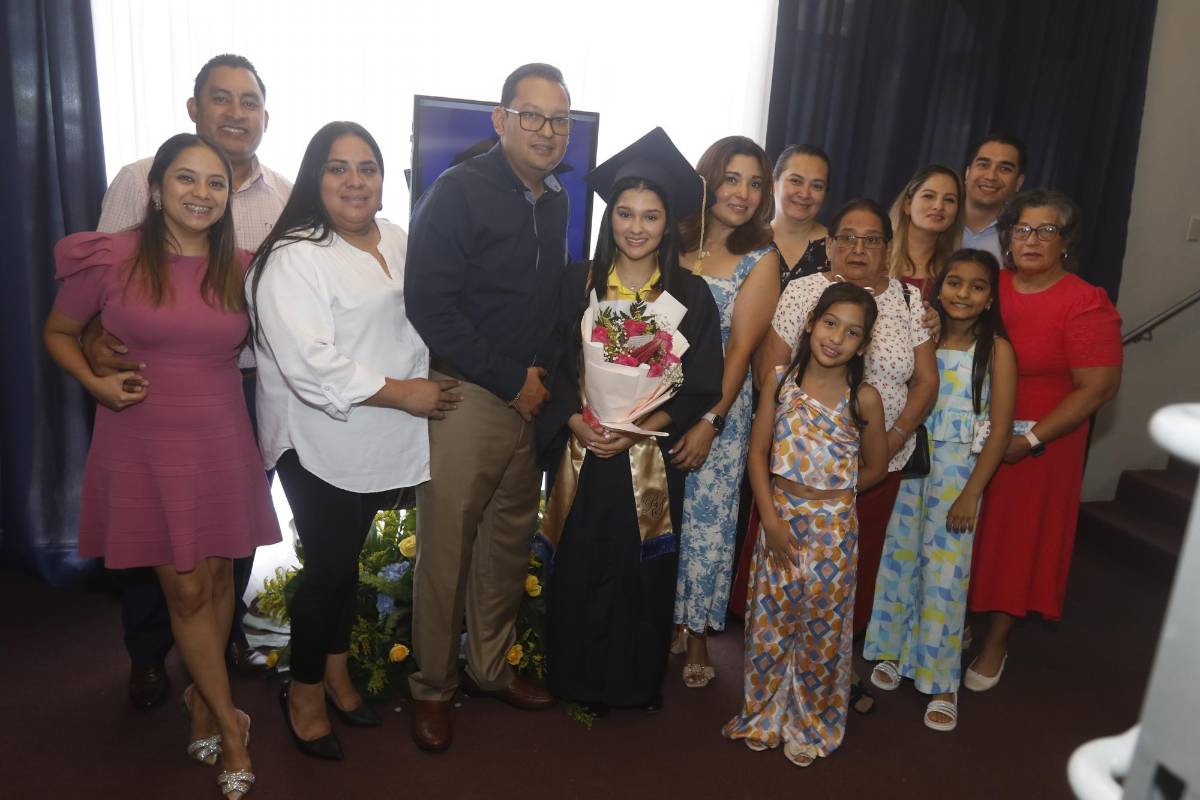 Emotiva graduación de la Clase 2025 del Instituto Big Step