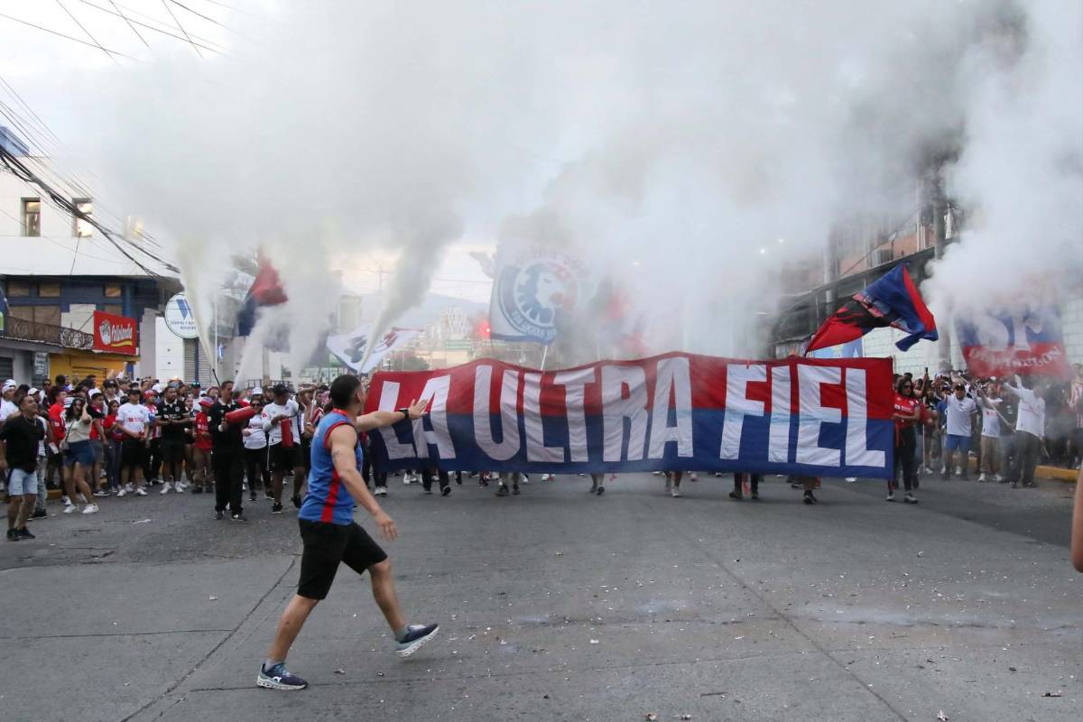 Las bellezas de Supercopa Honduras, aficionada viral del Olimpia y show de Ultra Fiel