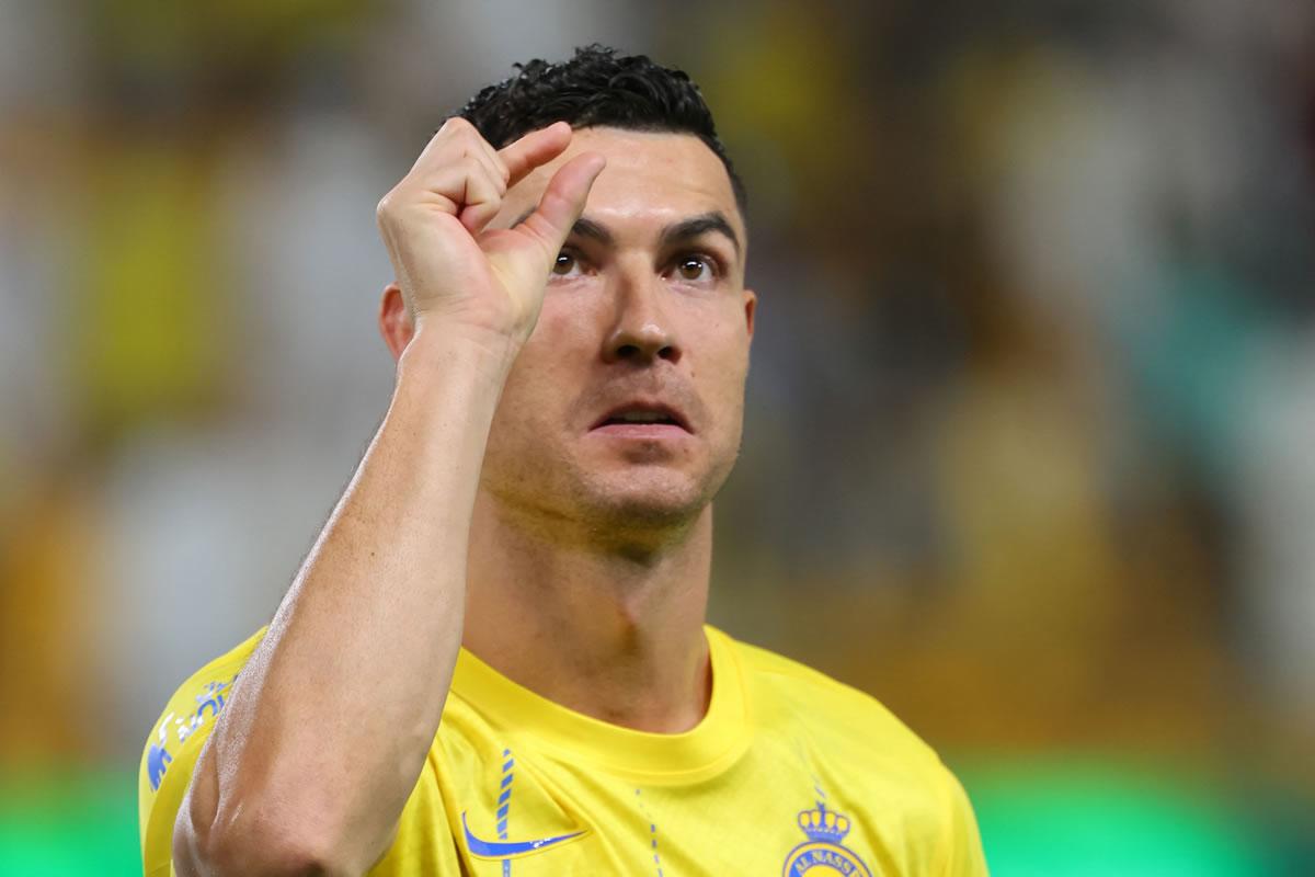 “Por poquito”, parece decir Cristiano Ronaldo tras un gol anulado por posición adelantada.