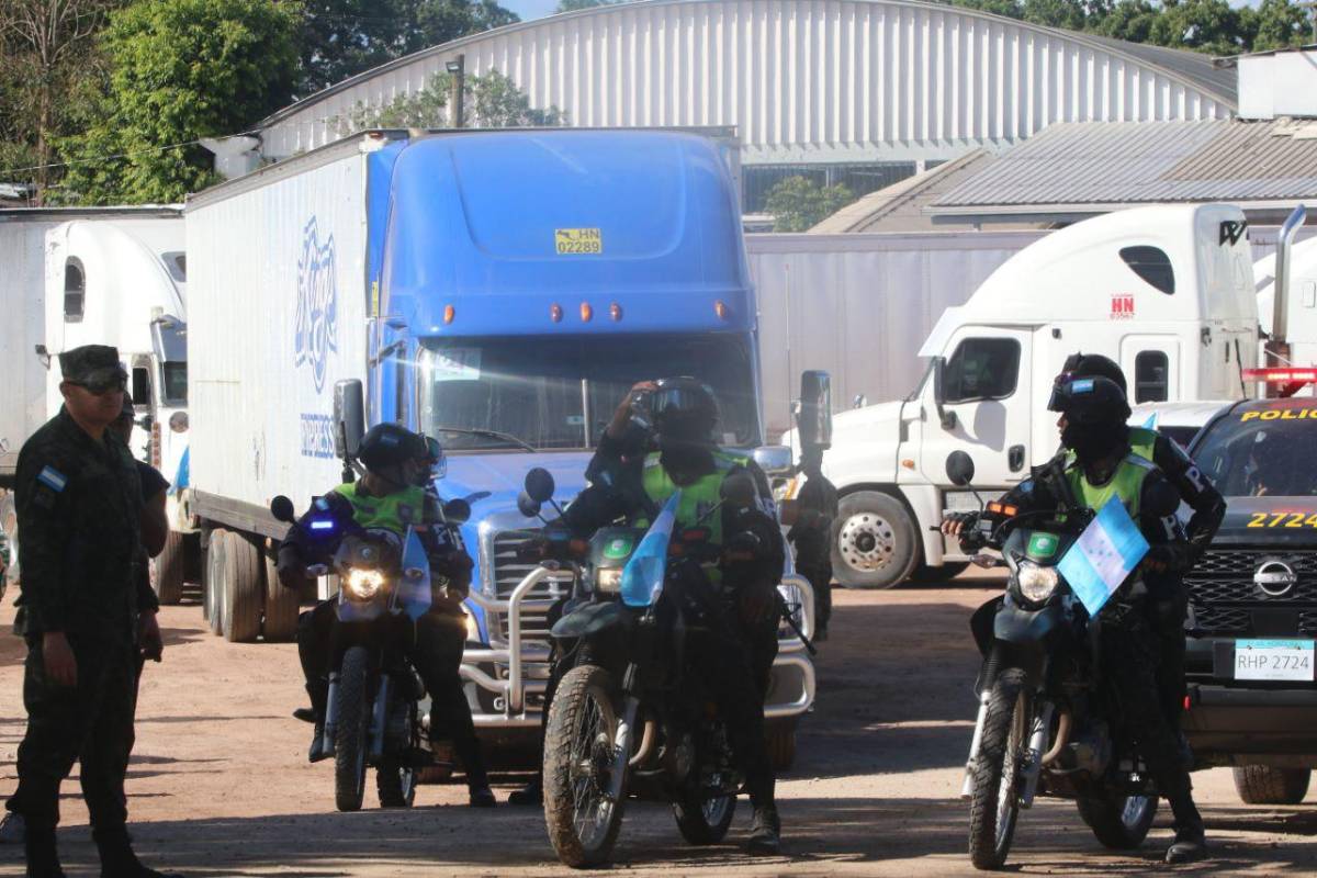 Cossette López sobre Ana Paola Hall: Es mi colega, no es mi jefa