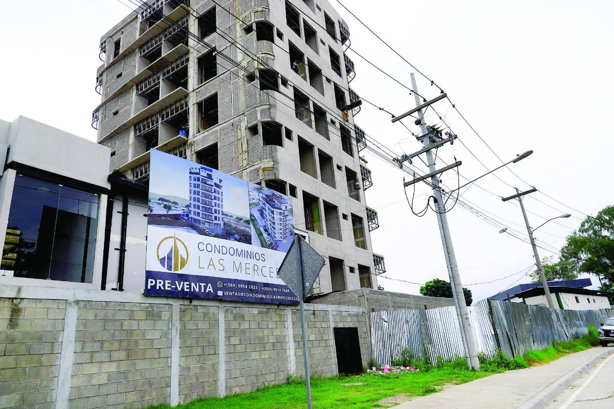 Condominios Las Mercedes se levantan en bulevar del norte.